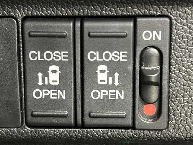 ホンダ フリード G ホンダセンシング 宮城県 2017(平29)年 6.3万km クリスタルブラックパール 禁煙車/ホンダセンシング/・オートクルーズコントロール/・衝突軽減ブレーキ/・車線維持支援システム/・標識認識機能/・先行車発進お知らせ/両側パワースライドドア/純正7インチナビ/（BT.AM.FM.CD.DVD.SD）/バックカメラ/フルセグテレビ/ビルトインETC/革巻きステアリング/ステアリングスイッチ/プッシュスタート/スマートキー/スペアキー/3列シート/ハーフレザーシート/純正フロアマット/ロールサンシェード/純正15インチアルミホイール/LEDヘッドライト/ECON/横滑り防止機能