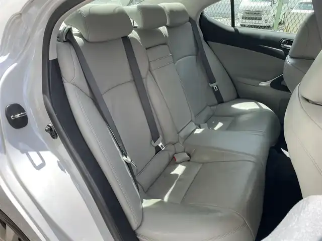 レクサス ＩＳ 350 バージョンL 千葉県 2008(平20)年 10万km ブルーイッシュパールクリスタルシャイン 純正メーカーナビ(HDD/MD/CD/DVD/ラジオ)/バックカメラ/クルーズコントロール/パドルシフト/ビルトインＥＴＣ/本革シート/ステアリングスイッチ/前席パワーシート/運転席メモリ機能有/前席エアシート、シートヒーター/電動リアサンシェード/ドアバイザー/キセノンヘッドライト/フォグライト