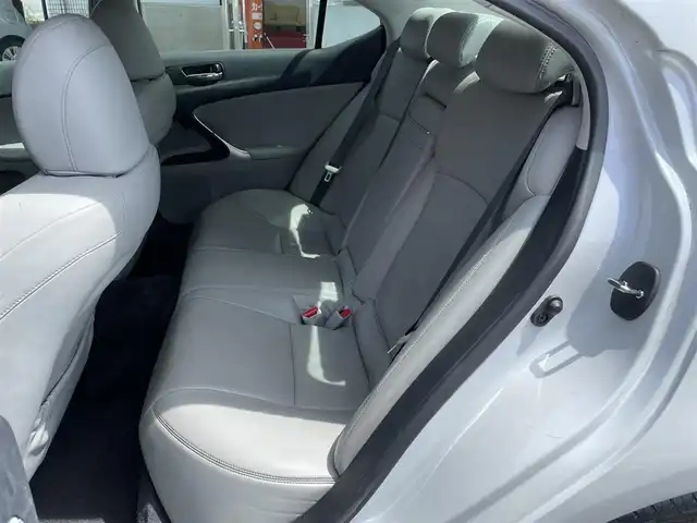 レクサス ＩＳ 350 バージョンL 千葉県 2008(平20)年 10万km ブルーイッシュパールクリスタルシャイン 純正メーカーナビ(HDD/MD/CD/DVD/ラジオ)/バックカメラ/クルーズコントロール/パドルシフト/ビルトインＥＴＣ/本革シート/ステアリングスイッチ/前席パワーシート/運転席メモリ機能有/前席エアシート、シートヒーター/電動リアサンシェード/ドアバイザー/キセノンヘッドライト/フォグライト