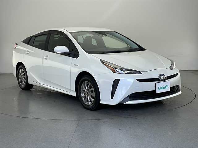 トヨタ プリウス S 長野県 2020(令2)年 7.7万km ホワイトパールクリスタルシャイン 4WD/純正SDナビ&ワンセグTV&VD&BT/アダプティブクルーズコントロール/レーンディパーチャーアラート/プリクラッシュセーフティ/オートマチックハイビーム/ふらつき警報/寒冷地仕様/フロントワイパーデアイサー/リアフォグランプ/ステアリングスイッチ/バックカメラ/ビルトインETC/LEDヘッドライト/オートライト/電動格納ミラー/ウィンカーミラー/ドアミラーヒーター/社外15インチAW装着/純正フロアマット/純正ドアバイザー/プッシュスタート/スマートキー/スペアキー1本/取扱説明書