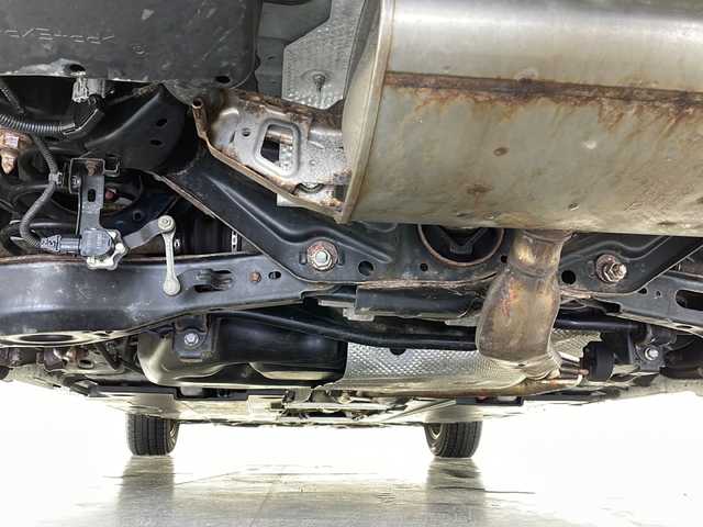 トヨタ プリウス S 長野県 2020(令2)年 7.7万km ホワイトパールクリスタルシャイン 4WD/純正SDナビ&ワンセグTV&VD&BT/アダプティブクルーズコントロール/レーンディパーチャーアラート/プリクラッシュセーフティ/オートマチックハイビーム/ふらつき警報/寒冷地仕様/フロントワイパーデアイサー/リアフォグランプ/ステアリングスイッチ/バックカメラ/ビルトインETC/LEDヘッドライト/オートライト/電動格納ミラー/ウィンカーミラー/ドアミラーヒーター/社外15インチAW装着/純正フロアマット/純正ドアバイザー/プッシュスタート/スマートキー/スペアキー1本/取扱説明書