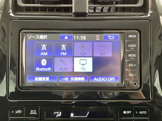 トヨタ プリウス S 長野県 2020(令2)年 7.7万km ホワイトパールクリスタルシャイン 4WD/純正SDナビ&ワンセグTV&VD&BT/アダプティブクルーズコントロール/レーンディパーチャーアラート/プリクラッシュセーフティ/オートマチックハイビーム/ふらつき警報/寒冷地仕様/フロントワイパーデアイサー/リアフォグランプ/ステアリングスイッチ/バックカメラ/ビルトインETC/LEDヘッドライト/オートライト/電動格納ミラー/ウィンカーミラー/ドアミラーヒーター/社外15インチAW装着/純正フロアマット/純正ドアバイザー/プッシュスタート/スマートキー/スペアキー1本/取扱説明書