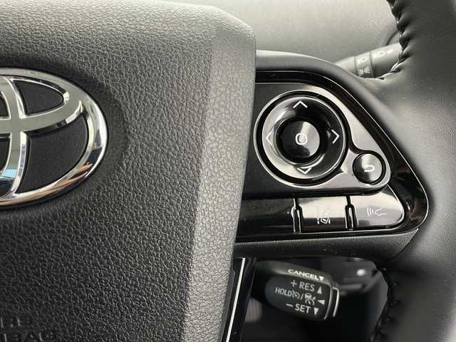 トヨタ プリウス S 長野県 2020(令2)年 7.7万km ホワイトパールクリスタルシャイン 4WD/純正SDナビ&ワンセグTV&VD&BT/アダプティブクルーズコントロール/レーンディパーチャーアラート/プリクラッシュセーフティ/オートマチックハイビーム/ふらつき警報/寒冷地仕様/フロントワイパーデアイサー/リアフォグランプ/ステアリングスイッチ/バックカメラ/ビルトインETC/LEDヘッドライト/オートライト/電動格納ミラー/ウィンカーミラー/ドアミラーヒーター/社外15インチAW装着/純正フロアマット/純正ドアバイザー/プッシュスタート/スマートキー/スペアキー1本/取扱説明書