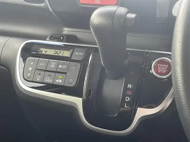 ホンダ Ｎ ＢＯＸ G SSパッケージ 愛知県 2017(平29)年 2.5万km プレミアムホワイトパールⅡ AIS評価点　5点 /両側パワースライドドア　/HIDヘッド　/あんしんパッケージ /衝突軽減ブレーキ　/純正SDナビ　/ワンセグ　/バックカメラ　/シートヒーター　/スマートキー　/ステアリングスイッチ　/ビルトインETC /スペアキー