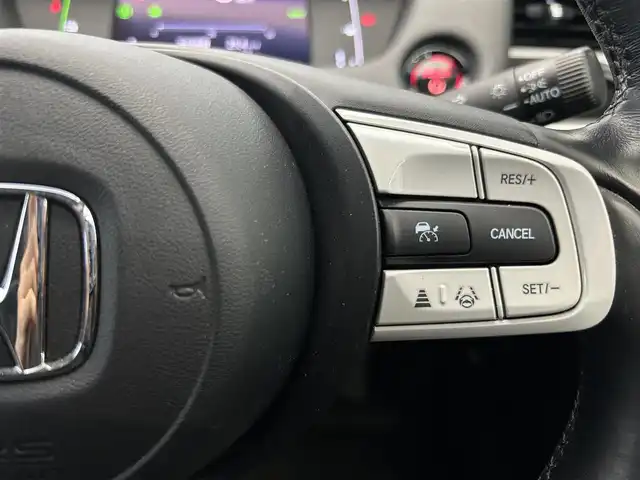 ホンダ フィット e:HEVホーム 鹿児島県 2020(令2)年 2.5万km プラチナホワイトパール 純正ナビ/バックカメラ/ホンダセンシング/渋滞追従機能付きアダプティブクルーズコントロール/衝突軽減ブレーキ/車線維持支援システム/標識認識機能/オートハイビーム/フルセグTV/純正前後ドライブレコーダー/ＥＴＣ/LEDヘッドライト/電動パーキングブレーキ/ブレーキホールド/純正フロアマット/純正アルミ