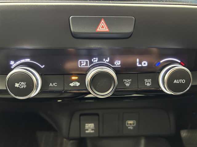ホンダ フィット e:HEVホーム 鹿児島県 2020(令2)年 2.5万km プラチナホワイトパール 純正ナビ/バックカメラ/ホンダセンシング/渋滞追従機能付きアダプティブクルーズコントロール/衝突軽減ブレーキ/車線維持支援システム/標識認識機能/オートハイビーム/フルセグTV/純正前後ドライブレコーダー/ＥＴＣ/LEDヘッドライト/電動パーキングブレーキ/ブレーキホールド/純正フロアマット/純正アルミ