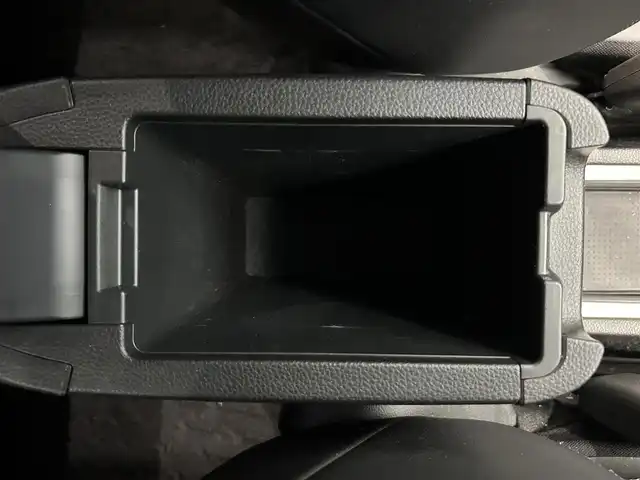 ホンダ フィット e:HEVホーム 鹿児島県 2020(令2)年 2.5万km プラチナホワイトパール 純正ナビ/バックカメラ/ホンダセンシング/渋滞追従機能付きアダプティブクルーズコントロール/衝突軽減ブレーキ/車線維持支援システム/標識認識機能/オートハイビーム/フルセグTV/純正前後ドライブレコーダー/ＥＴＣ/LEDヘッドライト/電動パーキングブレーキ/ブレーキホールド/純正フロアマット/純正アルミ