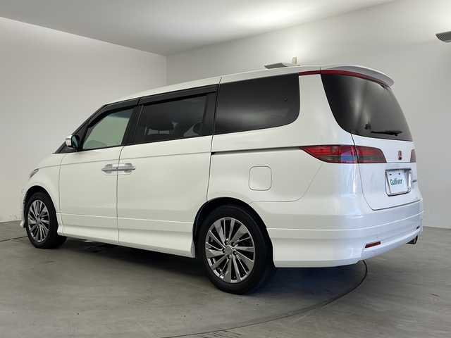 ホンダ エリシオン G Aero 兵庫県 2006(平18)年 7.9万km ブルーイッシュホワイトパール ・純正ナビ＆CD＆MSV/・バックカメラ/・社外フリップダウンモニター/・ETC/・社外18インチアルミホイール/・革巻きステアリング/・オートライト/・純正フロアマット/・左右独立エアコン/・レザー調シートカバー/・ディスチャージヘッドライト/・イモビライザー/・セキュリティアラーム/・電動格納式リモコンカラードドアミラー