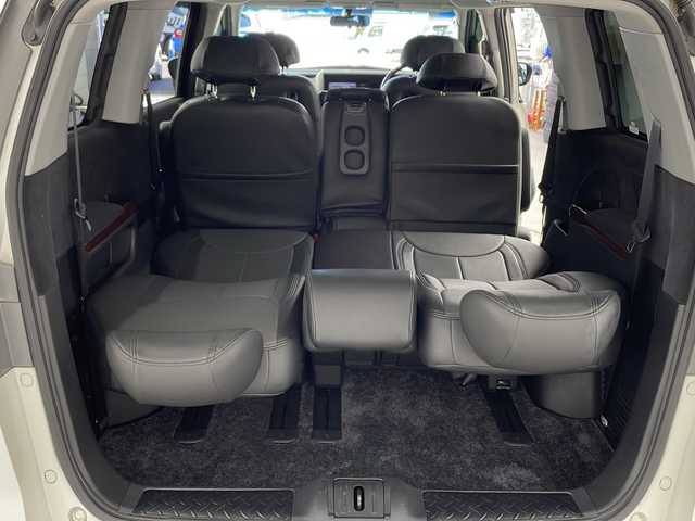 ホンダ エリシオン G Aero 兵庫県 2006(平18)年 7.9万km ブルーイッシュホワイトパール ・純正ナビ＆CD＆MSV/・バックカメラ/・社外フリップダウンモニター/・ETC/・社外18インチアルミホイール/・革巻きステアリング/・オートライト/・純正フロアマット/・左右独立エアコン/・レザー調シートカバー/・ディスチャージヘッドライト/・イモビライザー/・セキュリティアラーム/・電動格納式リモコンカラードドアミラー