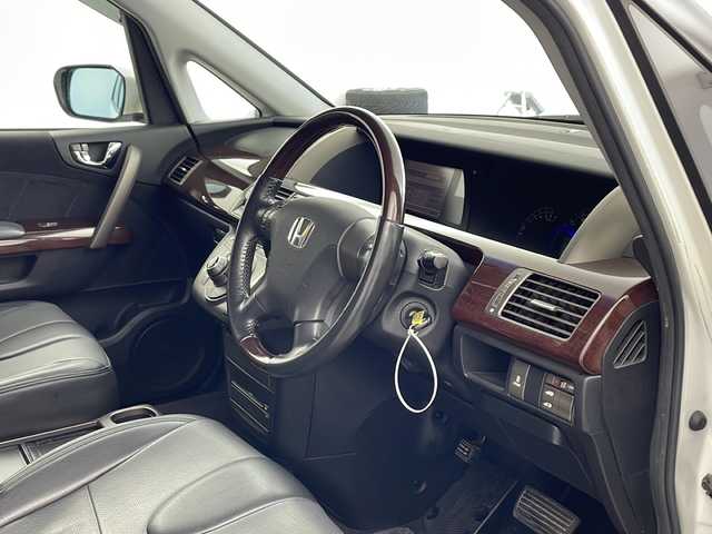 ホンダ エリシオン G Aero 兵庫県 2006(平18)年 7.9万km ブルーイッシュホワイトパール ・純正ナビ＆CD＆MSV/・バックカメラ/・社外フリップダウンモニター/・ETC/・社外18インチアルミホイール/・革巻きステアリング/・オートライト/・純正フロアマット/・左右独立エアコン/・レザー調シートカバー/・ディスチャージヘッドライト/・イモビライザー/・セキュリティアラーム/・電動格納式リモコンカラードドアミラー