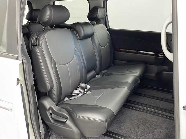 ホンダ エリシオン G Aero 兵庫県 2006(平18)年 7.9万km ブルーイッシュホワイトパール ・純正ナビ＆CD＆MSV/・バックカメラ/・社外フリップダウンモニター/・ETC/・社外18インチアルミホイール/・革巻きステアリング/・オートライト/・純正フロアマット/・左右独立エアコン/・レザー調シートカバー/・ディスチャージヘッドライト/・イモビライザー/・セキュリティアラーム/・電動格納式リモコンカラードドアミラー