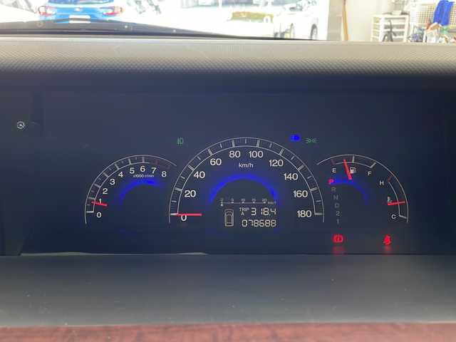 ホンダ エリシオン G Aero 兵庫県 2006(平18)年 7.9万km ブルーイッシュホワイトパール ・純正ナビ＆CD＆MSV/・バックカメラ/・社外フリップダウンモニター/・ETC/・社外18インチアルミホイール/・革巻きステアリング/・オートライト/・純正フロアマット/・左右独立エアコン/・レザー調シートカバー/・ディスチャージヘッドライト/・イモビライザー/・セキュリティアラーム/・電動格納式リモコンカラードドアミラー