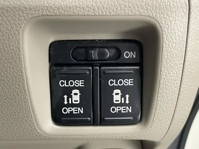 ホンダ Ｎ ＢＯＸ ＋ G ターボパッケージ 愛知県 2013(平25)年 7万km プレミアムホワイトパール 純正ナビ　地デジＴＶ　ＤＶＤ再生　バックカメラ　ＵＳＢポート　ＥＴＣ　ドラレコ　両側電動スライドドア　オートクルーズコントロール　純正フロアマット　オートエアコン　プッシュスタート　スマートキー　禁煙