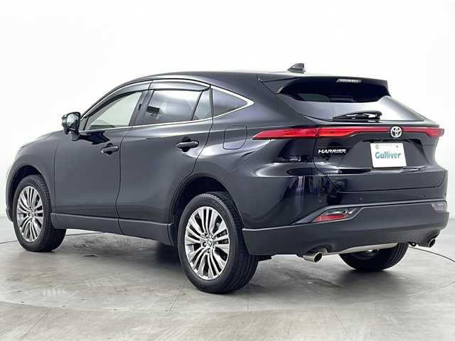 トヨタ ハリアー S 道央・札幌 2023(令5)年 3.1万km ブラック ・4WD/・純正8インチナビ&BT&AppleCarplay&AndroidAuto/・バックカメラ/・トヨタセーフティセンス/・レーダークルーズコントロール/・コーナーセンサー/・横滑り防止装置/・社外ドライブレコーダー/・ビルトインETC2.0/・純正フロアマット/・LEDヘッドライト/・オートライト/・オートマチックハイビーム/・スマートキー/・純正AW冬タイヤ積込