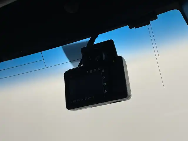 ホンダ Ｎ ＢＯＸ カスタム L ターボ スタイル+ブラック 鹿児島県 2022(令4)年 4.6万km クリスタルブラックパール 社外SDナビ/（AM/FM/CD/DVD/Bluetooth）/ホンダセンシング/・衝突軽減ブレーキ/・アクティブクルーズコントロール/・レーンキープアシスト/・コーナーセンサー/・ロードサインアシスト/・先行車発進お知らせ機能/バックカメラ/両側パワースライドドア/ドライブレコーダー/ＬＥＤヘッドライト/パドルシフト/ステアリングリモコン/シートヒーター/プッシュスタート/ハーフレザーシート/オートライト/オートホールド