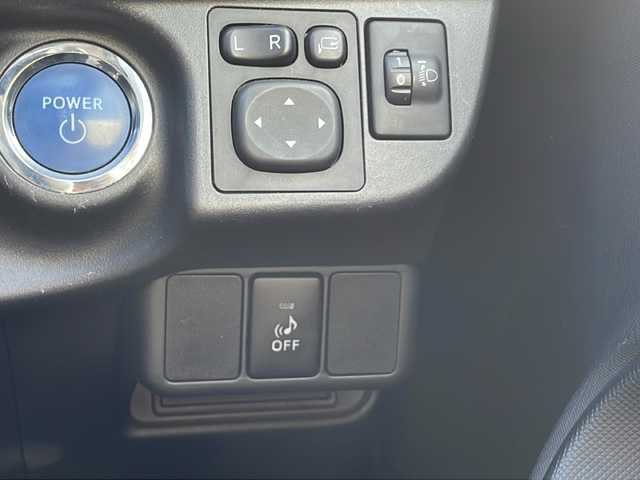トヨタ アクア S 静岡県 2015(平27)年 6.3万km ライムホワイトパールクリスタルシャイン ワンオーナー/純正ナビ/ワンセグTV/純正CD/DVD/Bluetooth/スマートキー/スペアキー/ヘッドライトレベライザー/ドアバイザー/ETC/保証書