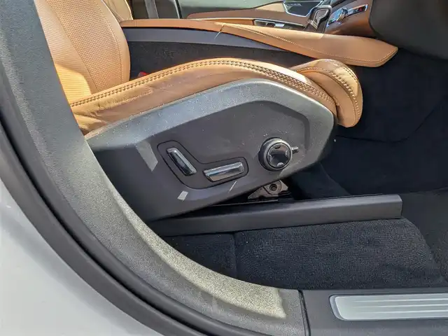 ボルボ ＸＣ９０ T6 AWD インスクリプション 福井県 2016(平28)年 6.3万km パール ４WD/純正20インチAW/全方位カメラ/プレミアムオーディオ/ヘッドアップディスプレイ/自動駐車システム/パーキングアシスト/レザーシート/純正ナビ/フルセグテレビ/前席パワーシート/シートヒーター/電動リアゲート/クルーズコントロール/前方ドライブレコーダー/前後コーナーセンサー/BLIS/コーナリングライト/ルーフレール/衝突被害軽減システム/ETC/ダブル＋サイドエアバッグ/カーテンエアバッグ
