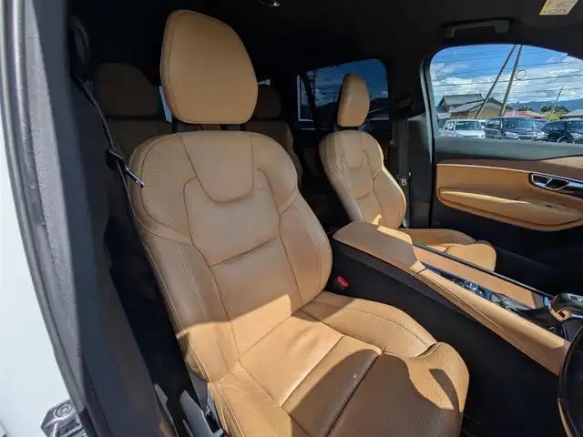 ボルボ ＸＣ９０ T6 AWD インスクリプション 福井県 2016(平28)年 6.3万km パール ４WD/純正20インチAW/全方位カメラ/プレミアムオーディオ/ヘッドアップディスプレイ/自動駐車システム/パーキングアシスト/レザーシート/純正ナビ/フルセグテレビ/前席パワーシート/シートヒーター/電動リアゲート/クルーズコントロール/前方ドライブレコーダー/前後コーナーセンサー/BLIS/コーナリングライト/ルーフレール/衝突被害軽減システム/ETC/ダブル＋サイドエアバッグ/カーテンエアバッグ