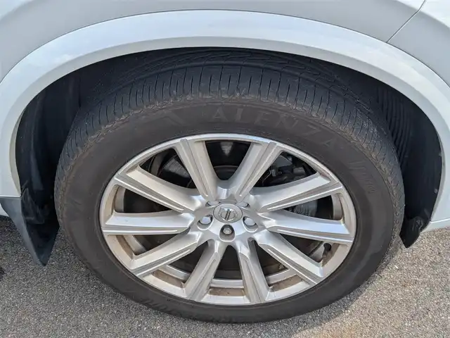 ボルボ ＸＣ９０ T6 AWD インスクリプション 福井県 2016(平28)年 6.3万km パール ４WD/純正20インチAW/全方位カメラ/プレミアムオーディオ/ヘッドアップディスプレイ/自動駐車システム/パーキングアシスト/レザーシート/純正ナビ/フルセグテレビ/前席パワーシート/シートヒーター/電動リアゲート/クルーズコントロール/前方ドライブレコーダー/前後コーナーセンサー/BLIS/コーナリングライト/ルーフレール/衝突被害軽減システム/ETC/ダブル＋サイドエアバッグ/カーテンエアバッグ