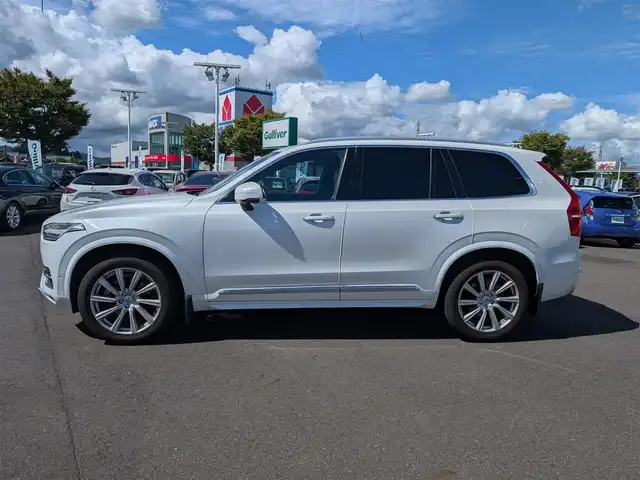 ボルボ ＸＣ９０ T6 AWD インスクリプション 福井県 2016(平28)年 6.3万km パール ４WD/純正20インチAW/全方位カメラ/プレミアムオーディオ/ヘッドアップディスプレイ/自動駐車システム/パーキングアシスト/レザーシート/純正ナビ/フルセグテレビ/前席パワーシート/シートヒーター/電動リアゲート/クルーズコントロール/前方ドライブレコーダー/前後コーナーセンサー/BLIS/コーナリングライト/ルーフレール/衝突被害軽減システム/ETC/ダブル＋サイドエアバッグ/カーテンエアバッグ