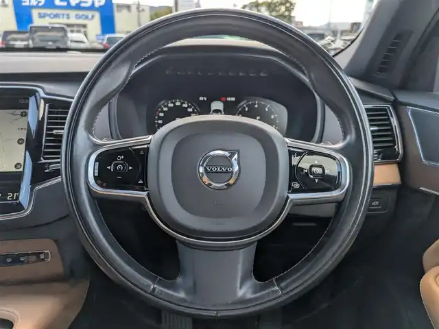 ボルボ ＸＣ９０ T6 AWD インスクリプション 福井県 2016(平28)年 6.3万km パール ４WD/純正20インチAW/全方位カメラ/プレミアムオーディオ/ヘッドアップディスプレイ/自動駐車システム/パーキングアシスト/レザーシート/純正ナビ/フルセグテレビ/前席パワーシート/シートヒーター/電動リアゲート/クルーズコントロール/前方ドライブレコーダー/前後コーナーセンサー/BLIS/コーナリングライト/ルーフレール/衝突被害軽減システム/ETC/ダブル＋サイドエアバッグ/カーテンエアバッグ