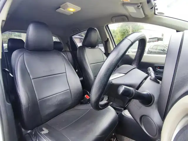 トヨタ ヴィッツ U 熊本県 2012(平24)年 13万km ホワイトパールクリスタルシャイン 4WD/モデリスタエアロ/純正HDDナビ（NHZN-W61G）/【フルセグTV/Bluetooth/CD/DVD】/バックカメラ/ETC/シートヒーター/プッシュスタート/ウインカーミラー/スペアキー/純正フロアマット/社外シートカバー/スペアタイヤ/取扱説明書