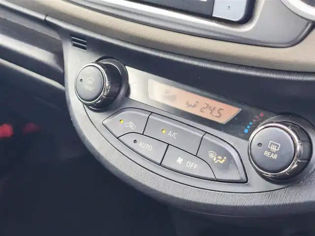 トヨタ ヴィッツ U 熊本県 2012(平24)年 13万km ホワイトパールクリスタルシャイン 4WD/モデリスタエアロ/純正HDDナビ（NHZN-W61G）/【フルセグTV/Bluetooth/CD/DVD】/バックカメラ/ETC/シートヒーター/プッシュスタート/ウインカーミラー/スペアキー/純正フロアマット/社外シートカバー/スペアタイヤ/取扱説明書