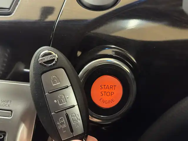 日産 エルグランド 250HWS アーバンクロム 群馬県 2012(平24)年 5.7万km オーロラモーヴ 安全装備/・アラウンドビューモニター/・オートライト/・横滑り防止/メーカー純正ナビ/・AM/FM/USB/・Bluetooth/AUX/・フルセグ/CD/DVD/両側電動スライドドア/フリップダウンモニター/ETC/HIDヘッドライト/社外HIDフォグランプ/純正フロアマット/純正ドアバイザー/純正18インチアルミホイール/スマートキー/プッシュスタート