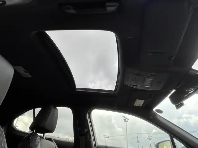 レクサス ＵＸ 250h アーバンエレガンス 東京都 2020(令2)年 8.5万km ソニッククォーツ サンルーフ/純正メモリナビ/CD/DVD/BT/USB/AUX/フルセグTV/・プリクラッシュセーフティ/・レーントレーシングアシスト/・レーダークルーズコントロール/パノラミックビューモニター/パワーバックドア/LEDオートライト/フォグランプ/運転席/助手席パワーシート/シートヒーター/純正18インチアルミホイール/コーナーセンサー/パドルシフト/ルーフレール/ステアリングヒーター/スマートキー/ビルトインETC2.0