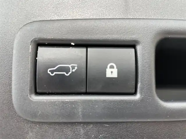 レクサス ＵＸ 250h アーバンエレガンス 東京都 2020(令2)年 8.5万km ソニッククォーツ サンルーフ/純正メモリナビ/CD/DVD/BT/USB/AUX/フルセグTV/・プリクラッシュセーフティ/・レーントレーシングアシスト/・レーダークルーズコントロール/パノラミックビューモニター/パワーバックドア/LEDオートライト/フォグランプ/運転席/助手席パワーシート/シートヒーター/純正18インチアルミホイール/コーナーセンサー/パドルシフト/ルーフレール/ステアリングヒーター/スマートキー/ビルトインETC2.0