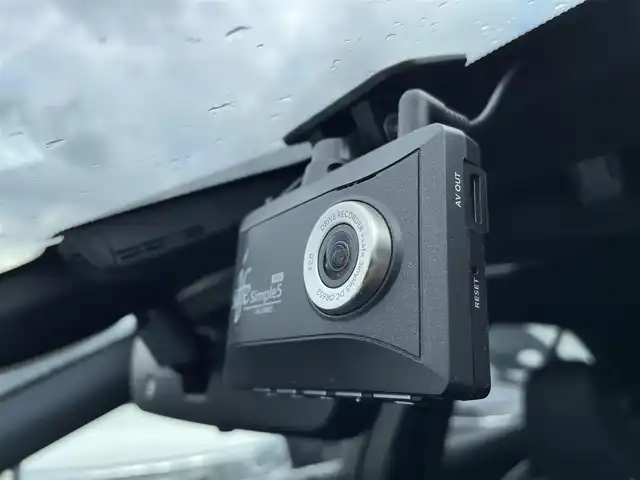 レクサス ＵＸ 250h アーバンエレガンス 東京都 2020(令2)年 8.5万km ソニッククォーツ サンルーフ/純正メモリナビ/CD/DVD/BT/USB/AUX/フルセグTV/・プリクラッシュセーフティ/・レーントレーシングアシスト/・レーダークルーズコントロール/パノラミックビューモニター/パワーバックドア/LEDオートライト/フォグランプ/運転席/助手席パワーシート/シートヒーター/純正18インチアルミホイール/コーナーセンサー/パドルシフト/ルーフレール/ステアリングヒーター/スマートキー/ビルトインETC2.0