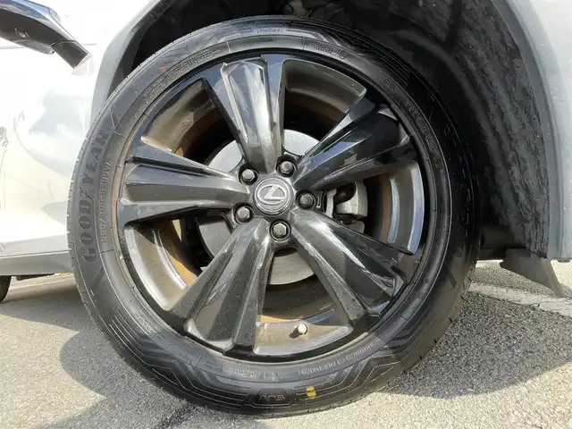 レクサス ＵＸ 250h アーバンエレガンス 東京都 2020(令2)年 8.5万km ソニッククォーツ サンルーフ/純正メモリナビ/CD/DVD/BT/USB/AUX/フルセグTV/・プリクラッシュセーフティ/・レーントレーシングアシスト/・レーダークルーズコントロール/パノラミックビューモニター/パワーバックドア/LEDオートライト/フォグランプ/運転席/助手席パワーシート/シートヒーター/純正18インチアルミホイール/コーナーセンサー/パドルシフト/ルーフレール/ステアリングヒーター/スマートキー/ビルトインETC2.0