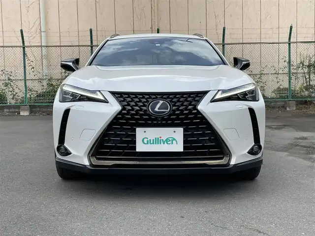 レクサス ＵＸ 250h アーバンエレガンス 東京都 2020(令2)年 8.5万km ソニッククォーツ サンルーフ/純正メモリナビ/CD/DVD/BT/USB/AUX/フルセグTV/・プリクラッシュセーフティ/・レーントレーシングアシスト/・レーダークルーズコントロール/パノラミックビューモニター/パワーバックドア/LEDオートライト/フォグランプ/運転席/助手席パワーシート/シートヒーター/純正18インチアルミホイール/コーナーセンサー/パドルシフト/ルーフレール/ステアリングヒーター/スマートキー/ビルトインETC2.0