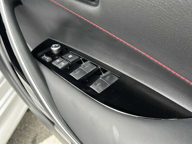 トヨタ ＧＲカローラ RZ 岐阜県 2023(令5)年 0.7万km プラチナホワイトパールマイカ 登録時走行距離6697km/純正１０．５型ナビ/フルセグＴＶ/ＪＢＬサウンド/バックカメラ/３本出しマフラー/オーバーフェンダー/ステアリングヒーター/ＧＲキャリパー/１．６Ｌ直列３気筒ターボエンジン/ハーフレザーシート/6速MT/4WD/シートヒーター/エアシート/USB/ETC/Blue tooth/プッシュスタート/スマートキー/ABS/横滑り防止装置/レーンキープアシスト/盗難防止装置/オートライト/LEDヘッドライト/エアバッグ/カーテンエアバッグ