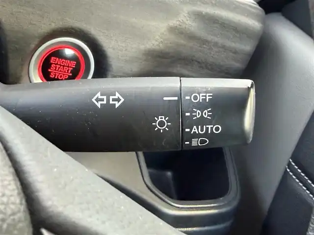 ホンダ フリード G ホンダセンシング 高知県 2017(平29)年 3.3万km ホワイトオーキッドパール 純正ナビ/Bluetooth接続/ETC/バックカメラ/後席用モニター/フルセグテレビ/三列シート/純正フロアマット/純正15インチアルミホイール/両側パワースライドドア/横滑り防止装置/盗難防止装置/衝突被害軽減システム/レーンキープアシスト/オートライト/運転席＋助手席エアバッグ