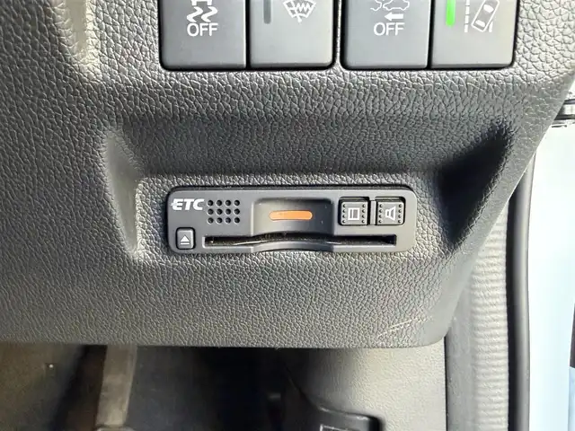 ホンダ フリード G ホンダセンシング 高知県 2017(平29)年 3.3万km ホワイトオーキッドパール 純正ナビ/Bluetooth接続/ETC/バックカメラ/後席用モニター/フルセグテレビ/三列シート/純正フロアマット/純正15インチアルミホイール/両側パワースライドドア/横滑り防止装置/盗難防止装置/衝突被害軽減システム/レーンキープアシスト/オートライト/運転席＋助手席エアバッグ