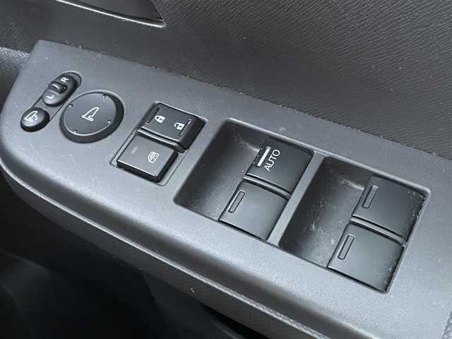 ホンダ ステップワゴン G スマートスタイルエディション 和歌山県 2011(平23)年 11.5万km プレミアムホワイトパール (株)IDOMが運営する【じしゃロン和歌山店】の自社ローン専用車両になります。こちらは現金またはオートローンご利用時の価格です。自社ローンご希望の方は別途その旨お申付け下さい/社外ナビ(AVIC-MRZ90)/　AM/FM/CD/DVD/BT/バックカメラ/ETC/両側パワースライド