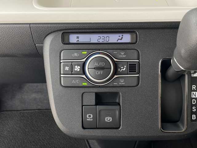 ダイハツ ムーヴ キャンバス ストライプス G 秋田県 2024(令6)年 0.3万km シャイニングホワイトパール/サンドベージュメタリック 4WD/両側パワースライドドア/純正ディスプレイオーディオ/　・フルセグTV/　・AppleCarPlay/　・AndroidAuto/バックカメラ/HDMI/USB/置くだけ充電/保温カップホルダー/前席シートヒーター/プッシュスタート/電動格納ミラー/純正フロアマット/純正ホイールキャップ/前後コーナーセンサー/LEDライト/フォグランプ/オートライト/スマートキー/スペアキー