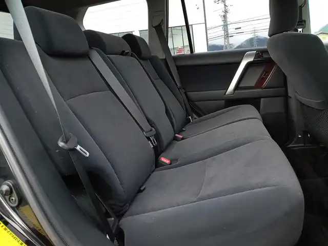 トヨタ ランドクルーザー プラド TX 福井県 2016(平28)年 10.3万km ブラック ワンオーナー車/４WD/純正17インチAW/LEDヘッドライト/Fフォグ/バックカメラ/ビルトインETC/純正7インチメモリナビ（CD/DVD/BT）/フルセグテレビ/衝突被害軽減システム/横滑り防止装置/盗難防止装置/ダブル＋サイドエアバッグ/カーテンエアバッグ/純正フロアマット