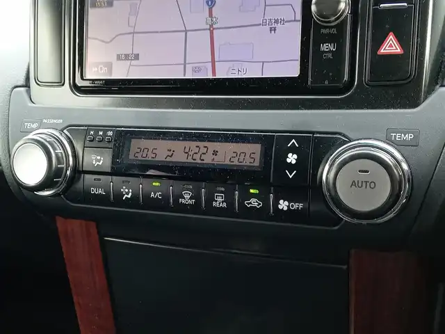 トヨタ ランドクルーザー プラド TX 福井県 2016(平28)年 10.3万km ブラック ワンオーナー車/４WD/純正17インチAW/LEDヘッドライト/Fフォグ/バックカメラ/ビルトインETC/純正7インチメモリナビ（CD/DVD/BT）/フルセグテレビ/衝突被害軽減システム/横滑り防止装置/盗難防止装置/ダブル＋サイドエアバッグ/カーテンエアバッグ/純正フロアマット