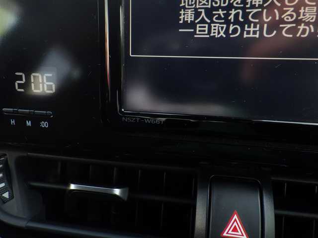 トヨタ Ｃ－ＨＲ S LEDパッケージ 千葉県 2018(平30)年 6.4万km ホワイトパールクリスタルシャイン Toyota Safety Sense/・プリクラッシュセーフティ/・レーンディパーチャーアラート/・オートハイビーム/・レーダークルーズコントロール/純正SDナビ/地デジTV/【DVD/CD再生機能　Bluetooth接続】/バックカメラ/ドライブレコーダー/革巻きステアリング/ETC/LEDヘッドライト/ウインカーミラー/クリアランスソナー/純正17インチアルミホイル/サイド/カーテンエアバッグ/スマートキー