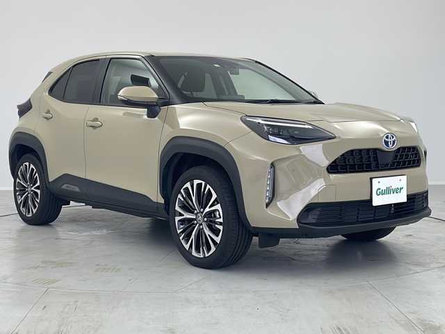 トヨタ ヤリスクロス ハイブリッド 茨城県 2023(令5)年 1.7万km ベージュ ワンオーナー　純正９型ディスプレイオーディオナビ　バックモニター　ＥＴＣ２．０　シートヒーター　ドラレコ　ブラインドスポットモニター　衝突軽減ブレーキ　ＬＥＤライト　アダプティブクルーズコントロール