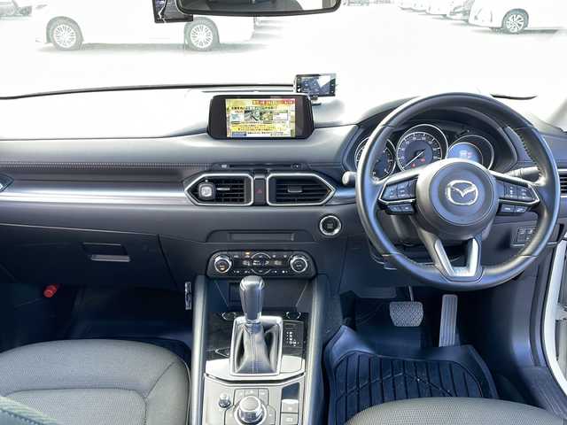 マツダ ＣＸ－５ XD プロアクティブ 岩手県 2017(平29)年 5.2万km スノーフレイクホワイトパールマイカ 純正SDナビ/AM/FM/CD/DVD/Bluetooth/フルセグTV/サイド/バックカメラ/ETC/ドライブレコーダー/クルーズコントロール/衝突被害軽減ブレーキ/レーンキープアシスト/横滑り防止装置/アイドリングストップ/オートライト/オートハイビーム/LEDヘッドライト/スマートキー/プッシュスタート/電動格納ミラー/純正19インチAW/純正フロアマット/純正ドアバイザー/保証書/取扱説明書