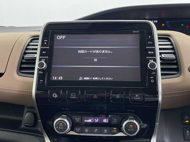 日産 セレナ e－パワー ハイウェイスター V 鹿児島県 2018(平30)年 7.6万km ダイヤモンドブラック 純正9インチナビ/（AM/FM/CD/DVD/Bluetooth/フルセグ）/フリップダウンモニター/プロパイロット/アラウンドビューモニター/デジタルインナーミラー/両側パワースライドドア/ETC2.0/セーフティパックB/オートホールド/電子パーキング/ハーフレザーシート/パーキングアシスト/純正ドライブレコーダー/スマートキー/LEDヘッドライト/オートライト/オートハイビーム