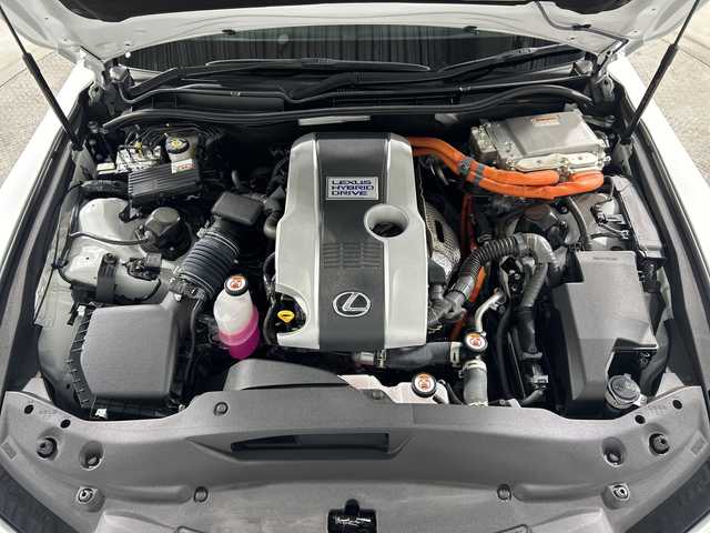 レクサス ＩＳ 300h Fスポーツ 神奈川県 2023(令5)年 2万km ホワイトノーヴァガラスフレーク レクサスセーフティシステム＋/純正メーカーナビ/・BT/フルセグTV/CD/DVD/SD/USB/AUX/パノラミックビューモニター/レザーシート/パワーシート(D/N)/メモリシート(D)/シートヒーター(D/N)/ベンチレーション(D/N)/革巻きステアリング/ステアリングスイッチ/パドルシフト/Autoライト/ビルトインETC2.0/ドライブレコーダー/SPORT/SPORT＋モード/EV/SNOWモード/電動サイドブレーキ/オートブレーキホールド/BSM/三眼LEDヘッドライト/フォグランプ/スマートキー/プッシュスタートボタン/電動格納ミラー/ウィンカーミラー/純正フロアマット/純正19インチアルミホイール