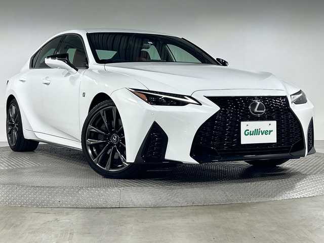 レクサス ＩＳ 300h Fスポーツ 神奈川県 2023(令5)年 2万km ホワイトノーヴァガラスフレーク レクサスセーフティシステム＋/純正メーカーナビ/・BT/フルセグTV/CD/DVD/SD/USB/AUX/パノラミックビューモニター/レザーシート/パワーシート(D/N)/メモリシート(D)/シートヒーター(D/N)/ベンチレーション(D/N)/革巻きステアリング/ステアリングスイッチ/パドルシフト/Autoライト/ビルトインETC2.0/ドライブレコーダー/SPORT/SPORT＋モード/EV/SNOWモード/電動サイドブレーキ/オートブレーキホールド/BSM/三眼LEDヘッドライト/フォグランプ/スマートキー/プッシュスタートボタン/電動格納ミラー/ウィンカーミラー/純正フロアマット/純正19インチアルミホイール