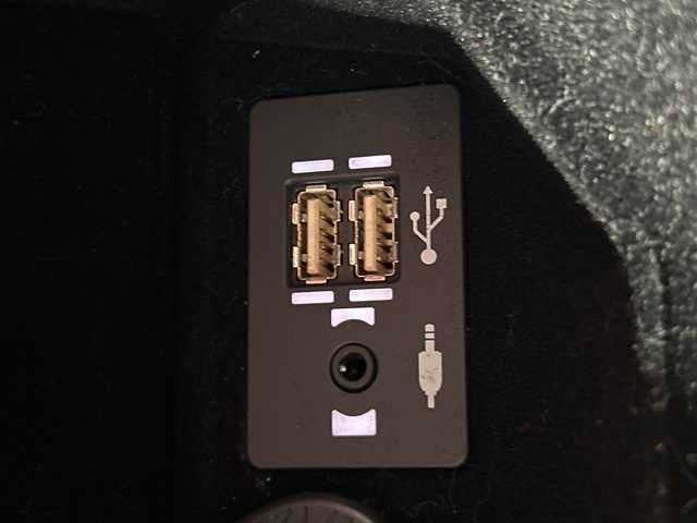 レクサス ＩＳ 300h Fスポーツ 神奈川県 2023(令5)年 2万km ホワイトノーヴァガラスフレーク レクサスセーフティシステム＋/純正メーカーナビ/・BT/フルセグTV/CD/DVD/SD/USB/AUX/パノラミックビューモニター/レザーシート/パワーシート(D/N)/メモリシート(D)/シートヒーター(D/N)/ベンチレーション(D/N)/革巻きステアリング/ステアリングスイッチ/パドルシフト/Autoライト/ビルトインETC2.0/ドライブレコーダー/SPORT/SPORT＋モード/EV/SNOWモード/電動サイドブレーキ/オートブレーキホールド/BSM/三眼LEDヘッドライト/フォグランプ/スマートキー/プッシュスタートボタン/電動格納ミラー/ウィンカーミラー/純正フロアマット/純正19インチアルミホイール