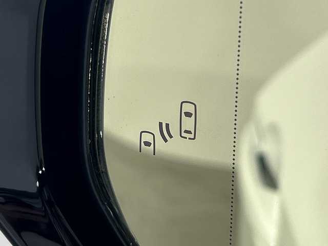 レクサス ＩＳ 300h Fスポーツ 神奈川県 2023(令5)年 2万km ホワイトノーヴァガラスフレーク レクサスセーフティシステム＋/純正メーカーナビ/・BT/フルセグTV/CD/DVD/SD/USB/AUX/パノラミックビューモニター/レザーシート/パワーシート(D/N)/メモリシート(D)/シートヒーター(D/N)/ベンチレーション(D/N)/革巻きステアリング/ステアリングスイッチ/パドルシフト/Autoライト/ビルトインETC2.0/ドライブレコーダー/SPORT/SPORT＋モード/EV/SNOWモード/電動サイドブレーキ/オートブレーキホールド/BSM/三眼LEDヘッドライト/フォグランプ/スマートキー/プッシュスタートボタン/電動格納ミラー/ウィンカーミラー/純正フロアマット/純正19インチアルミホイール