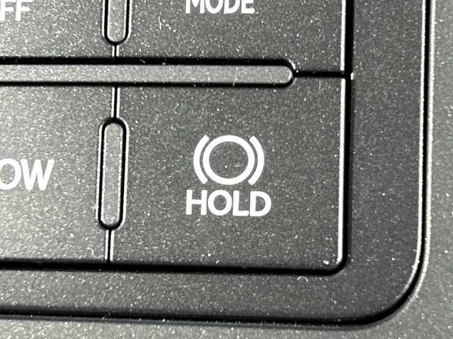 レクサス ＩＳ 300h Fスポーツ 神奈川県 2023(令5)年 2万km ホワイトノーヴァガラスフレーク レクサスセーフティシステム＋/純正メーカーナビ/・BT/フルセグTV/CD/DVD/SD/USB/AUX/パノラミックビューモニター/レザーシート/パワーシート(D/N)/メモリシート(D)/シートヒーター(D/N)/ベンチレーション(D/N)/革巻きステアリング/ステアリングスイッチ/パドルシフト/Autoライト/ビルトインETC2.0/ドライブレコーダー/SPORT/SPORT＋モード/EV/SNOWモード/電動サイドブレーキ/オートブレーキホールド/BSM/三眼LEDヘッドライト/フォグランプ/スマートキー/プッシュスタートボタン/電動格納ミラー/ウィンカーミラー/純正フロアマット/純正19インチアルミホイール