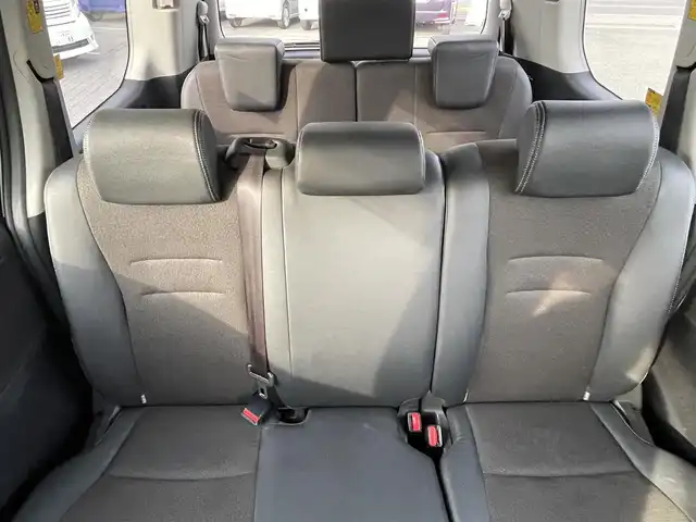 トヨタ ヴォクシー ZS 煌Ⅲ 東京都 2012(平24)年 9.1万km ホワイトパールクリスタルシャイン (株)IDOMが運営する【じしゃロン昭島店】の自社ローン専用車両になります。こちらは現金またはオートローンご利用時の価格です。自社ローンご希望の方は別途その旨お申付け下さい/ディーラーOPナビ/BT、ワンセグTV、SD、DVD/ETC付き/両側パワースライド/ハーフレザーシート/電動格納ミラー/純正フロアマット/キセノンライト